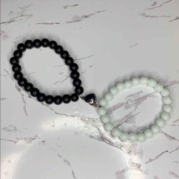 Adorable heart bracelets - Picture 2 of 4